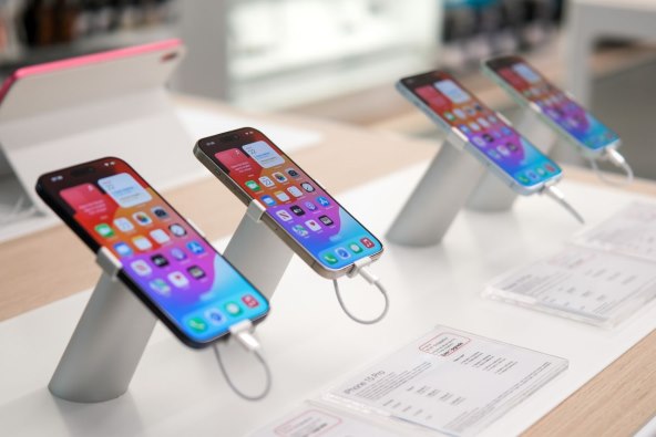 Apple iPhone 15 serija (2).jpg