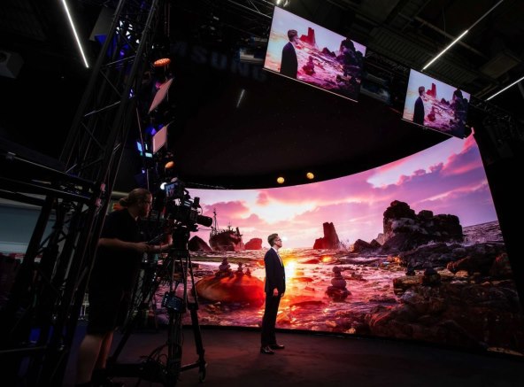 Samsung The Wall (4).jpg