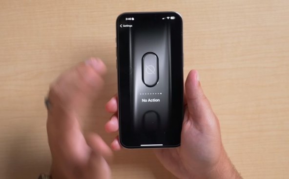 Akcijska tipka (Action Button) iPhone 15 Pro (4).jpg