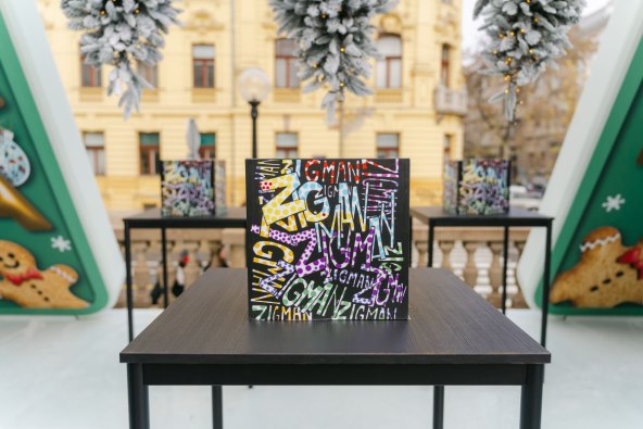 Samsung i Zigman box (2).jpg