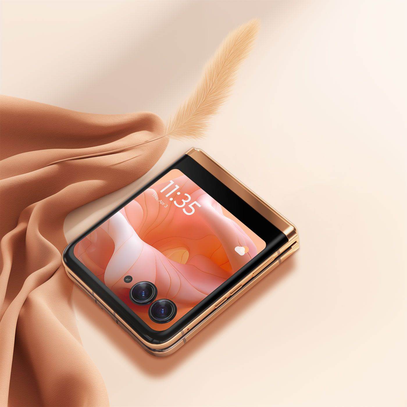 Motorola razr 40 ultra Peach Fuzz (4).jpg