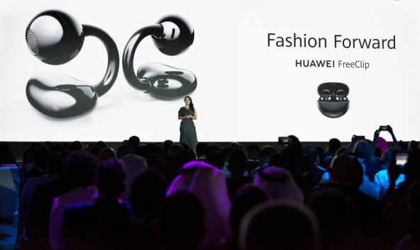 Huawei FreeClip Fara Fashion Forward Huawei.jpg
