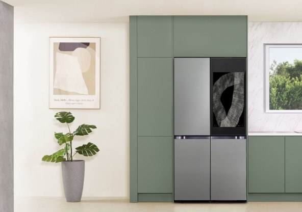 Samsung Kitchen with Bespoke 4-Door Flex Refrigerator with AI Family Hub+ (1).jpg
