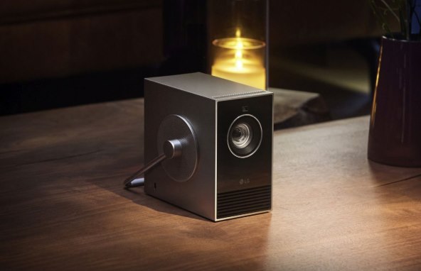 LG-CineBeam-Qube_1.jpg