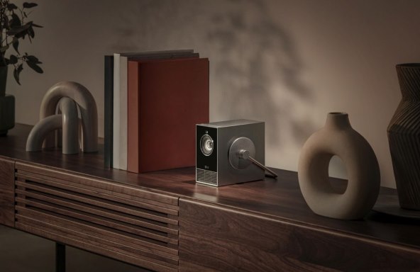 LG-CineBeam-Qube_2.jpg