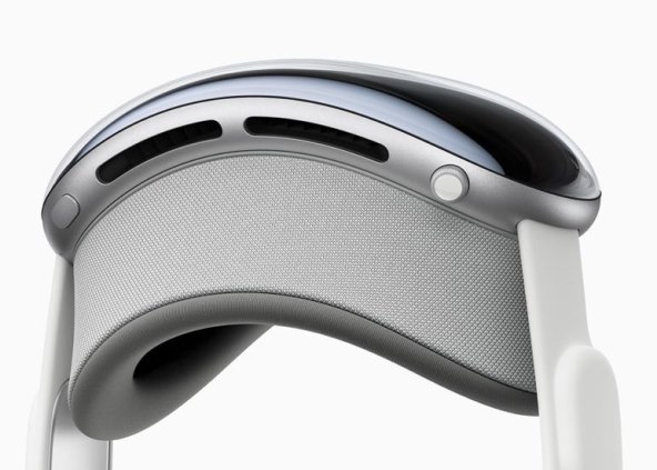 Apple Vision Pro (4).jpg