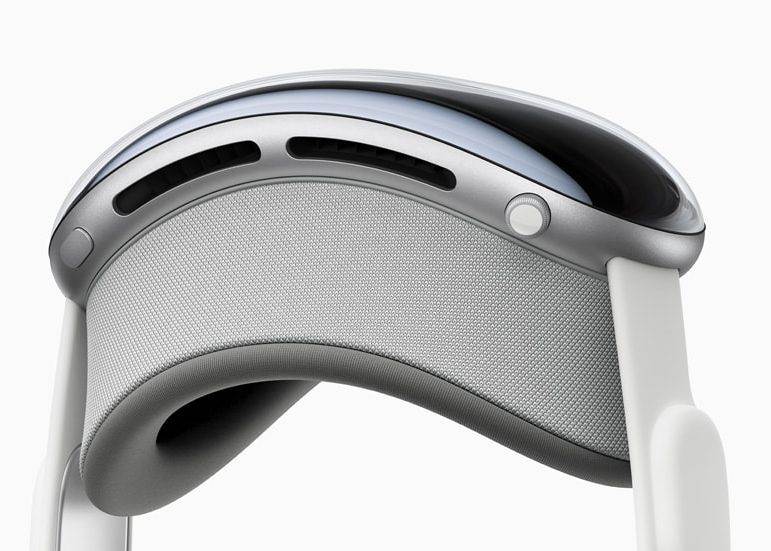 Apple Vision Pro (4).jpg