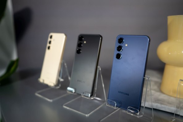 Samsung Galaxy S24.jpg