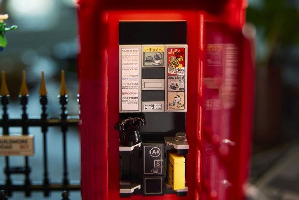 Lego telefonska govornica (3).jpg