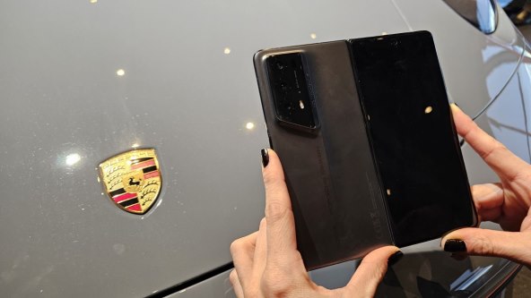 Porsche Design Honor Magic V2 RSR (1).jpg