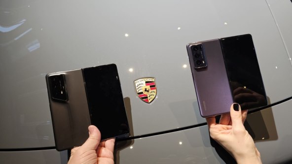 Porsche Design Honor Magic V2 RSR & Honor Magic V2 RSR (1).jpg