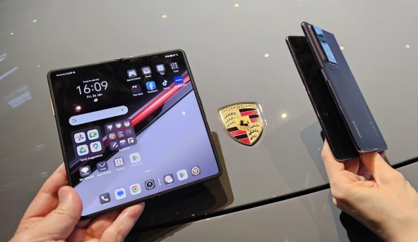 Porsche Design Honor Magic V2 RSR & Honor Magic V2 RSR (3).jpg