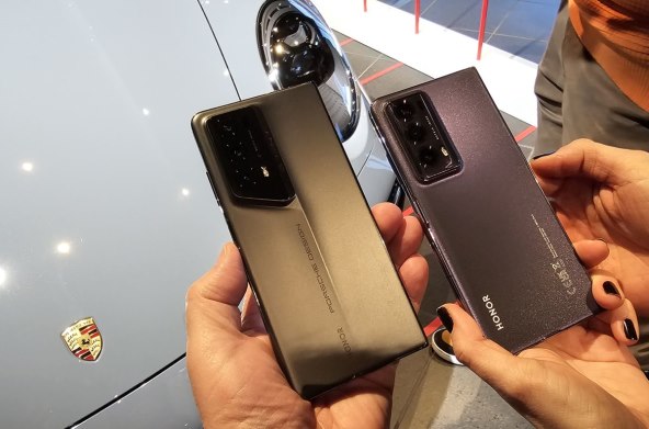 Porsche Design Honor Magic V2 RSR & Honor Magic V2 RSR (4).jpg