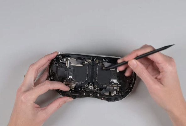 Apple Vision Pro iFixit (4).jpg