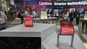 Motorola MWC24 Barcelona adaptivni sklopivi telefon (8).jpg