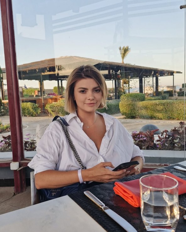 Ella Dvornik