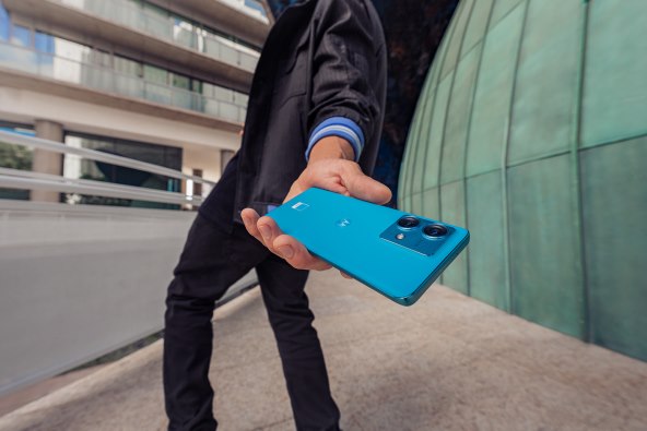 Motorola edge 40 neo Caneel Bay (2).jpg