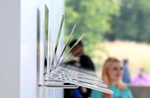 Apple MacBook Pro.jpg