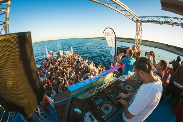 Boat party.jpg
