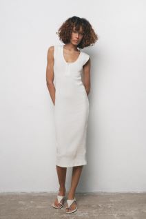 RIBBED BUTTON-FRONT MIDI DRESS/ ZARA/ 15.99 EUR
