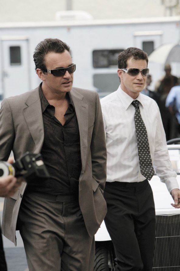 Julian McMahon, Dylan Walsh