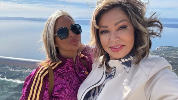 Neda Ukraden i Jelena Bilbija
