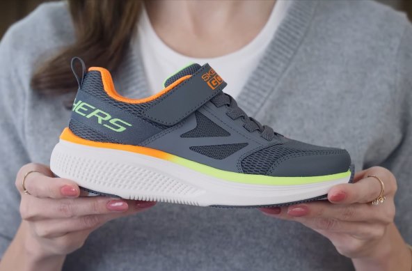 Skechers Apple AirTag (2).jpg