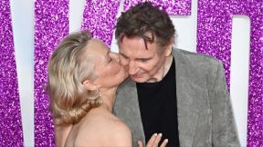 Pamela Anderson i Liam Neeson