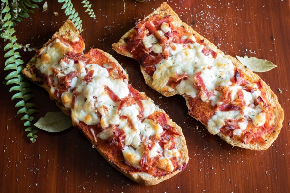 pizza na bagetu.jpg