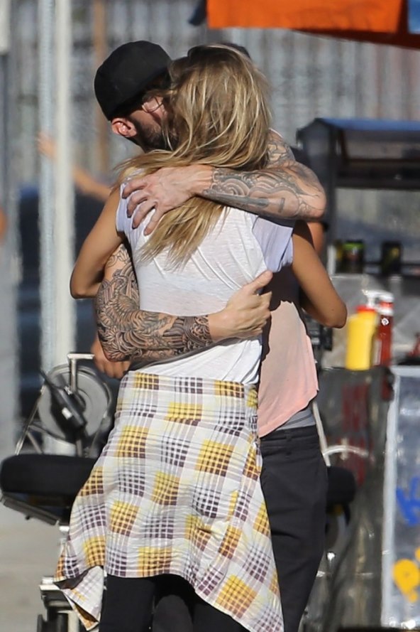 Adam Levine i Behati Prinsloo.jpeg