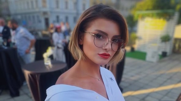 Ella Dvornik