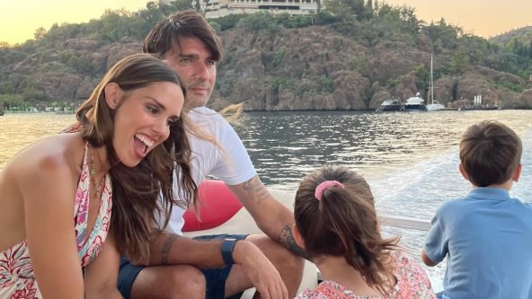 Franka Batelić i Vedran Ćorluka s djecom