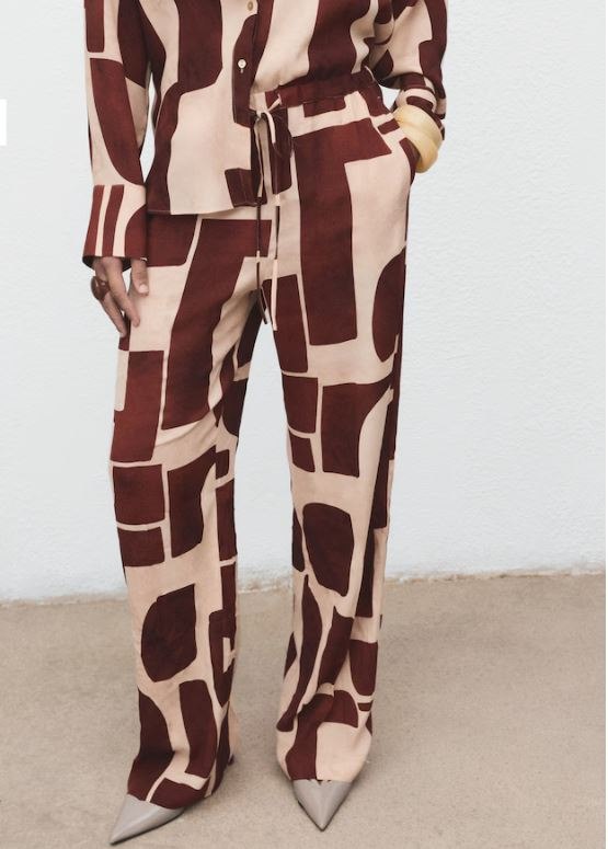 Lepršave hlače s geometrijskim printom/ Mango/ 45,99 EUR