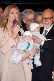 Eva Mendes i Ryan Gosling imaju milijune, a djeca im žive skromno