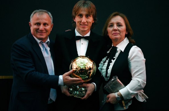 Luka Modrić s roditeljima