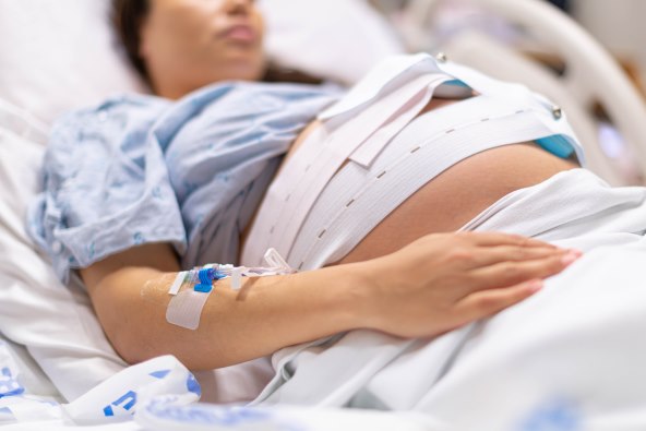Može li epiduralna naštetiti bebi ili rodilji?