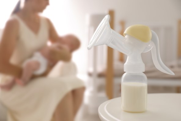 Mikroplastika u majčinom mlijeku: rizici vrećica za pohranu i kako zaštititi bebu