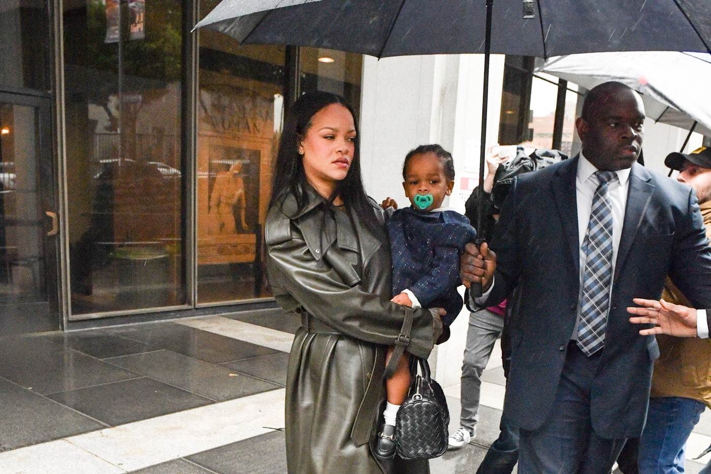 Rihanna ceka trece dijete, pokazala trbušcic na Met Gala