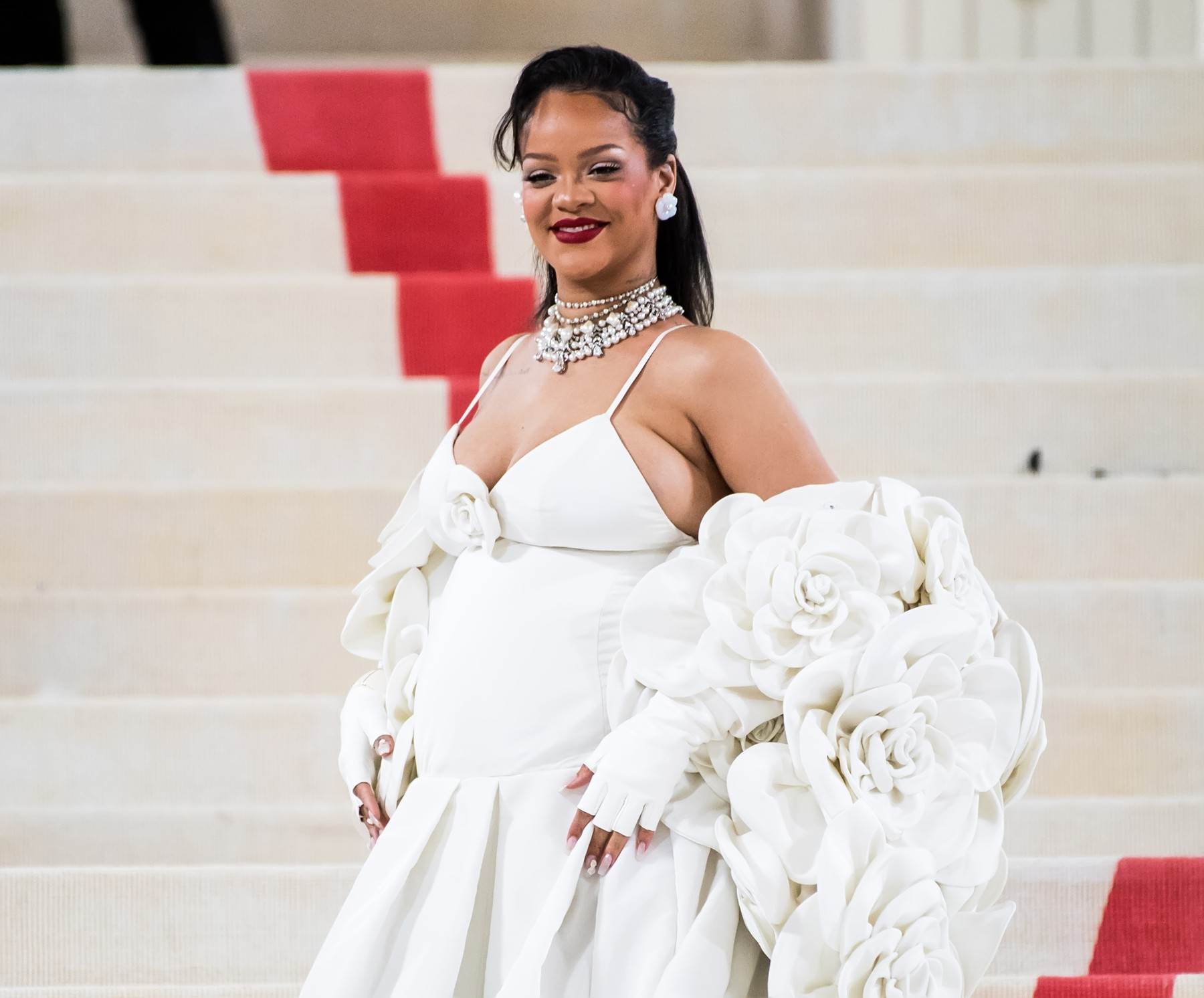 Rihanna ceka trece dijete, pokazala trbušcic na Met Gala