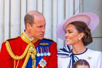 Kate Middleton izašla iz aviona unatraške