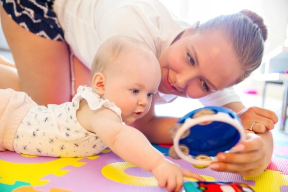 postavljajte-bebu-na-trbuh-polozaj-koji-pospjesuje-sveukupni-razvoj