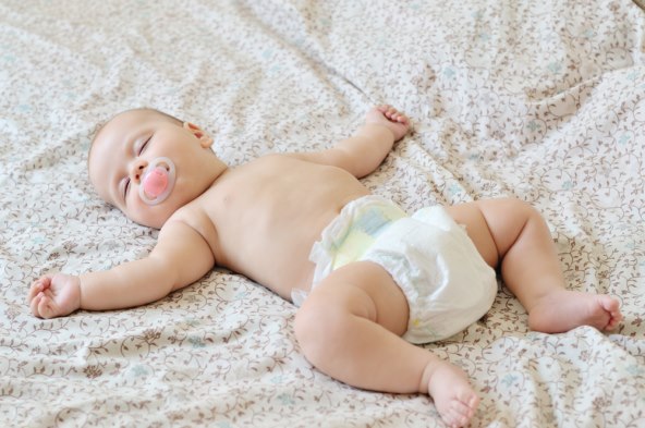 Kada beba smije spavati na trbuhu?