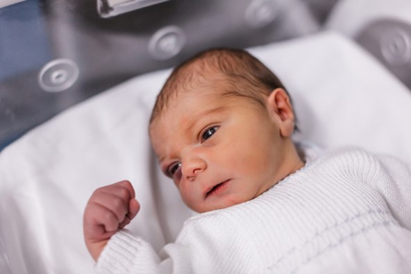 Razvoj motorike šake do šestog mjeseca i refleks hvatanja kod bebe