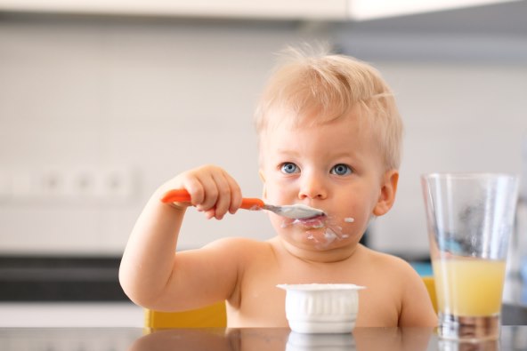 5 pitanja - kada i koje mlijeko uvesti u prehranu djeteta?