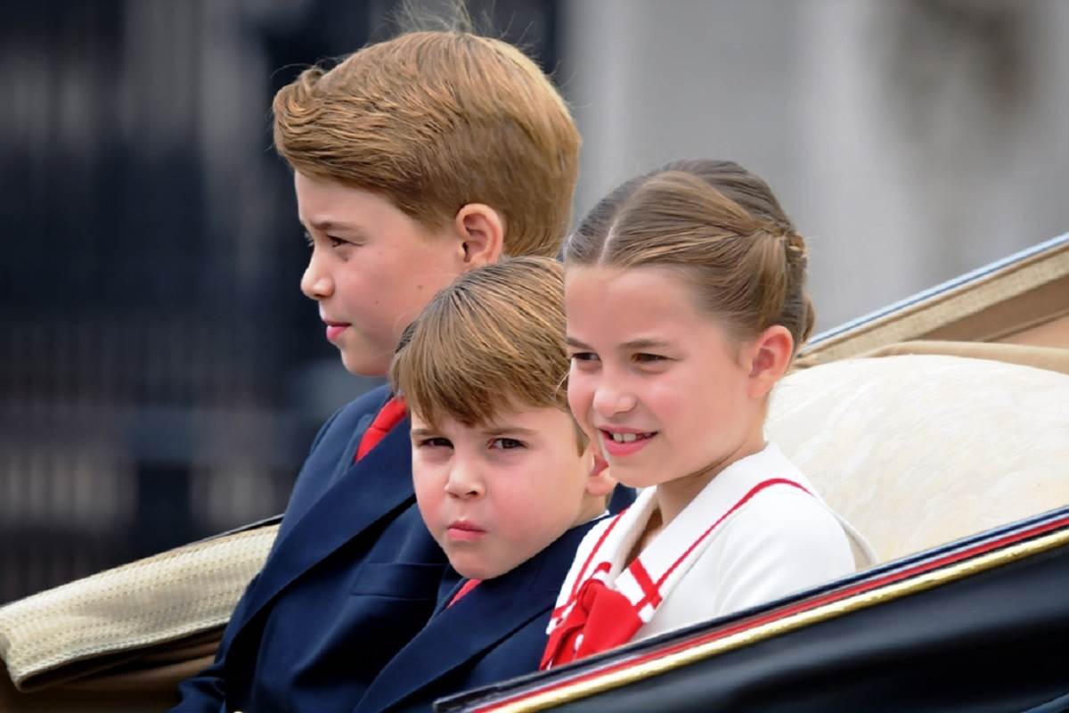 William i Kate Middleton u prirodi se igraju s djecom Georgeom Charlotte i Louisom