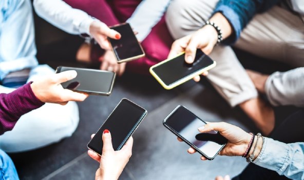 Nova pravila u školama o opravdavanju izostanaka i zabrani mobitela pod odmorom