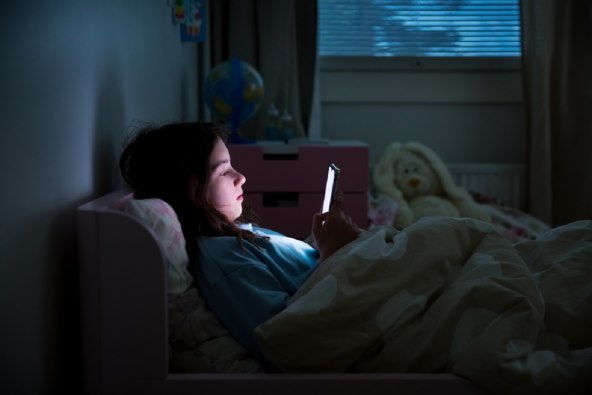5 znakova ovisnosti o mobitelu kod djece