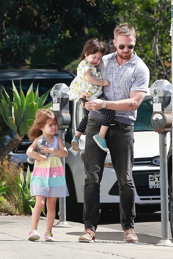 Eva Mendes i Ryan Gosling imaju milijune, a djeca im žive skromno 