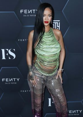 RIHANNA PONOVNO DIKTIRA TREDNOVE - Trudnice otkrile trbuhe