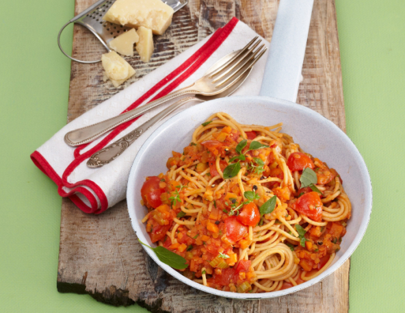zabavni-bolognese-od-lece-s-tjesteninom